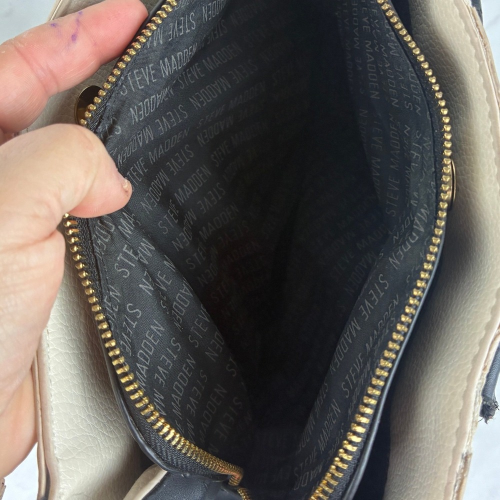 Steve Madden Cream Black Embossed Logo Satchel Bag Double Handles - Picture 11 of 12
